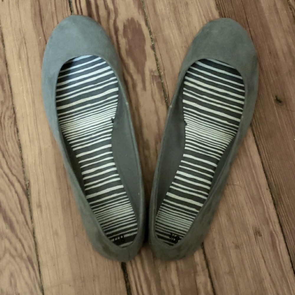 Shoes from "Time And Tru" in the size of 8.5